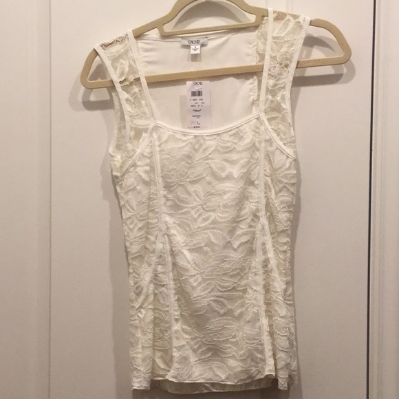 Ivory lace top - Picture 1 of 3